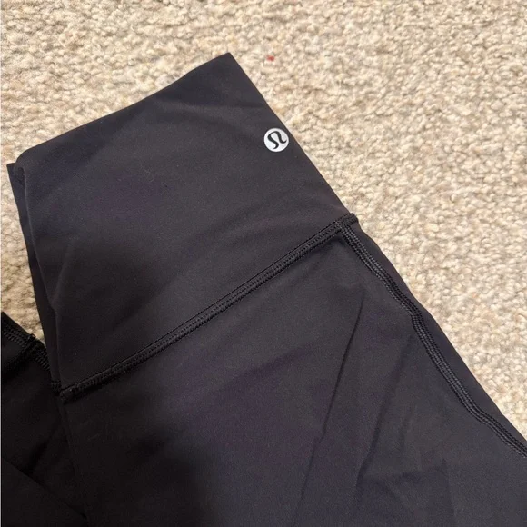 Lululemon Wunder Under Leggings - Picture 2 of 4